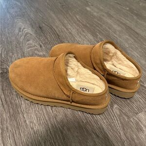 UGG Classic Slipper